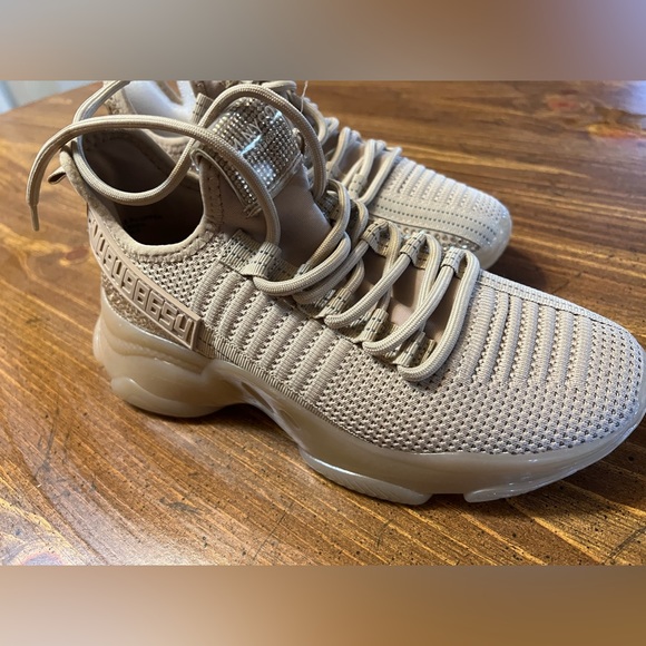 Steve Madden Maxima Sneaker - Picture 2 of 7